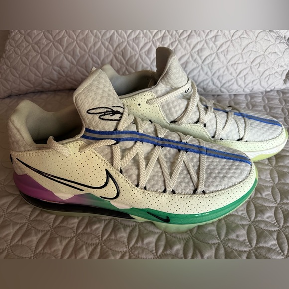 Nike LeBron XVII Low “Spruce Aura” - Picture 2 of 7